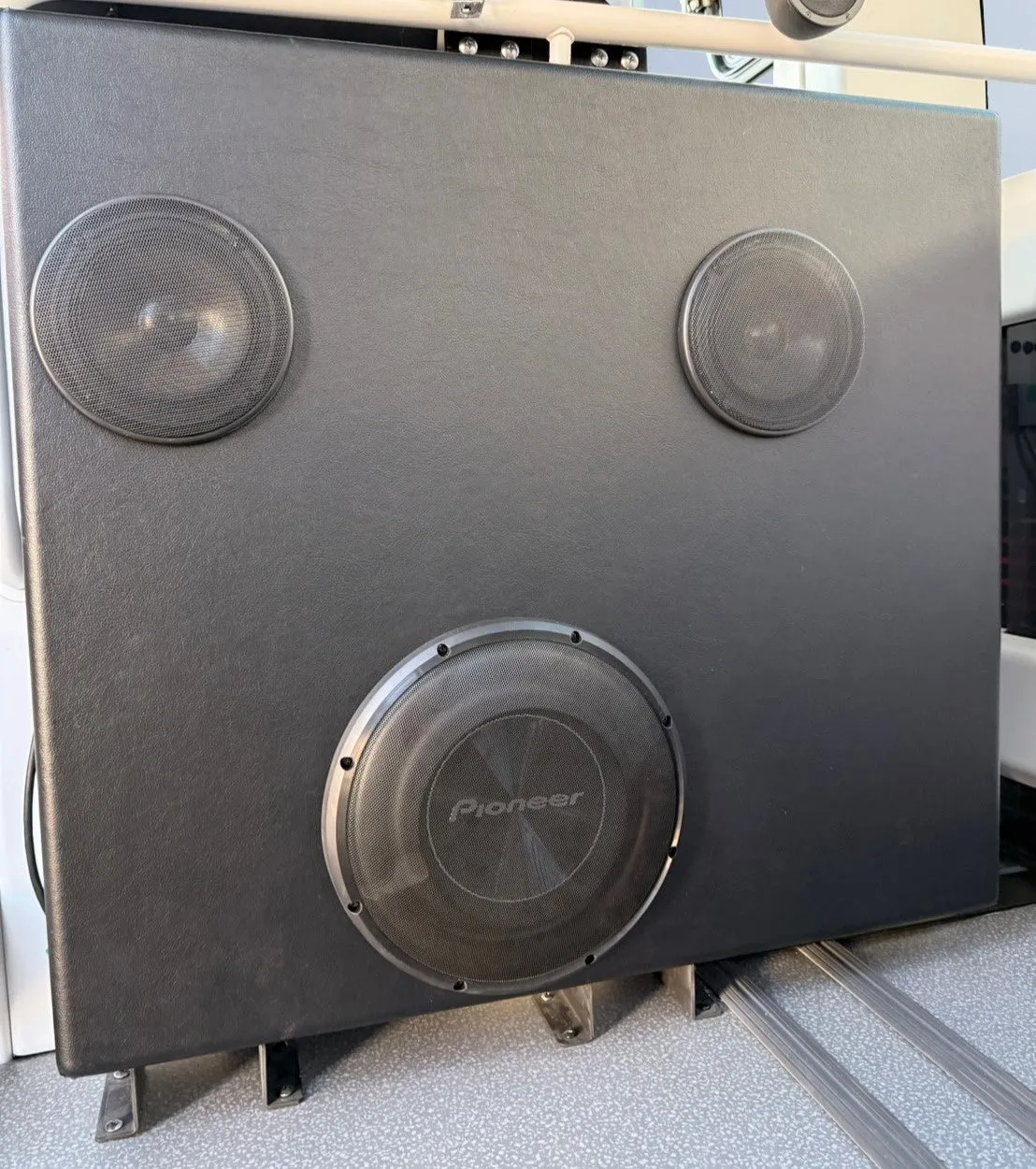 専用スピーカー