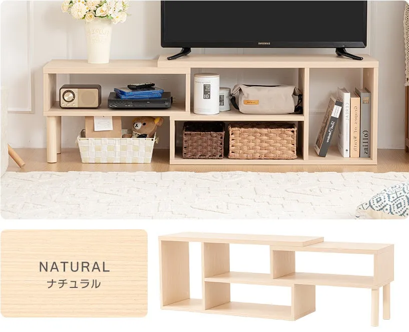 テレビ台の画像。ナチュラルカラーの木製で、様々な収納スペースがある。