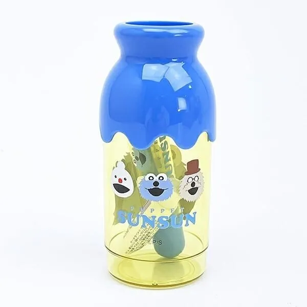 スンスンとその仲間たちのイラストが並ぶ側面