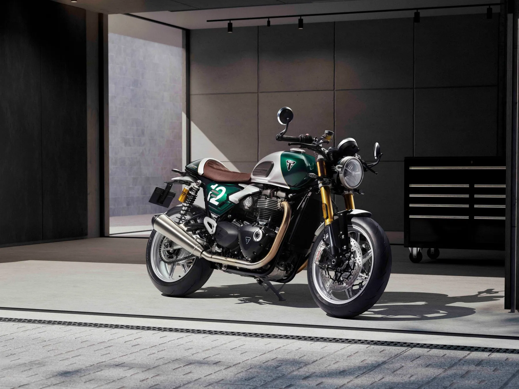 【伝説が蘇る】Speed Twin 1200 Cafe Racer Edition:世界限定800台が誘う「真の体験」