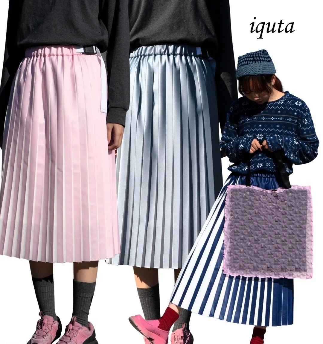 iqutaのプリーツスカートを着用した女性たち