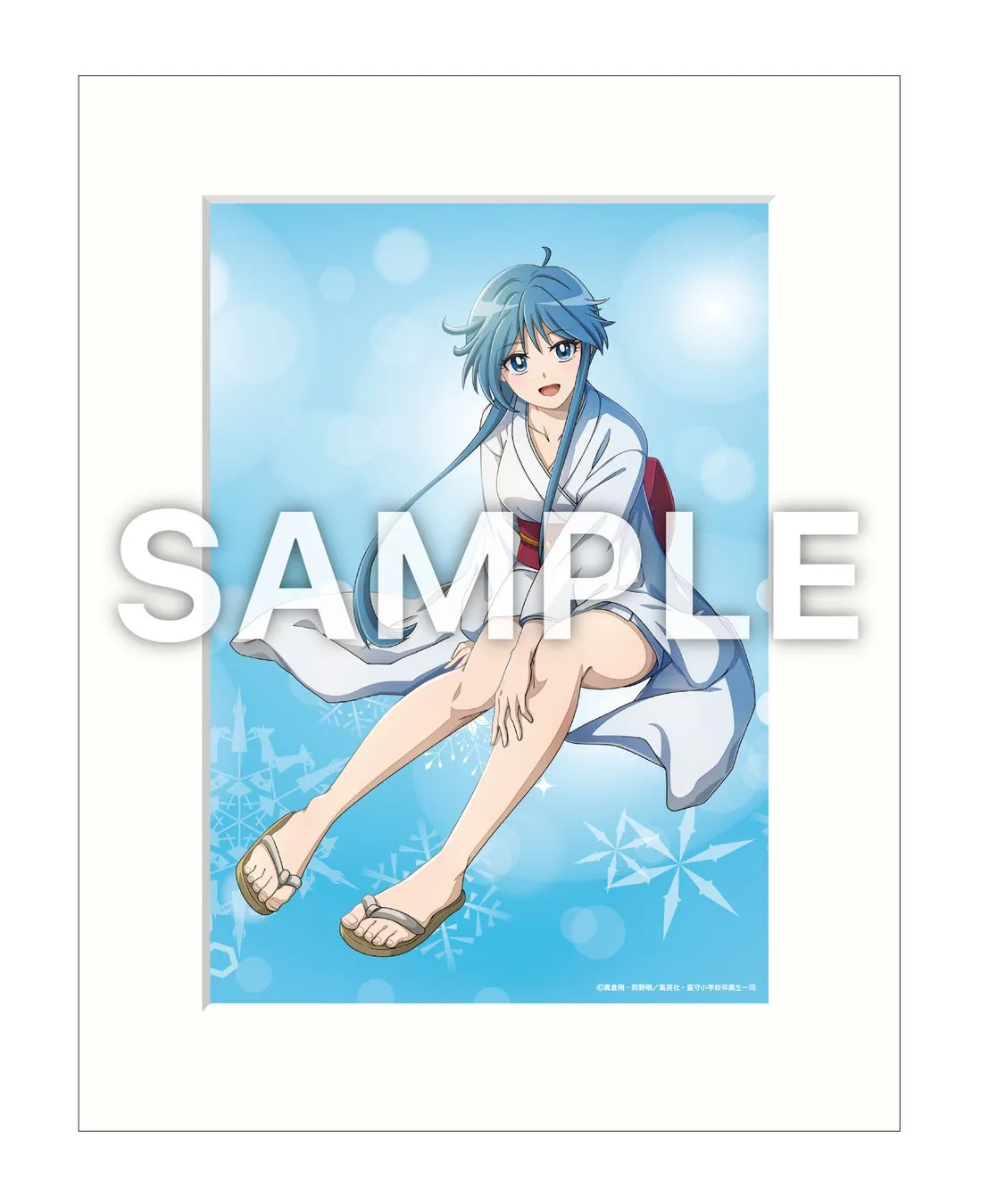 青い髪の女性キャラクターが、白い着物と赤い帯を身につけて座っているイラスト。背景には雪の結晶と水色のぼかしが描かれています。