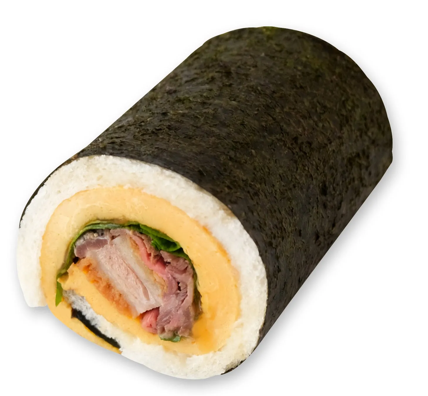 海苔で巻かれたサンドイッチのクローズアップ写真。卵、肉、レタスがサンドイッチの中に見える。