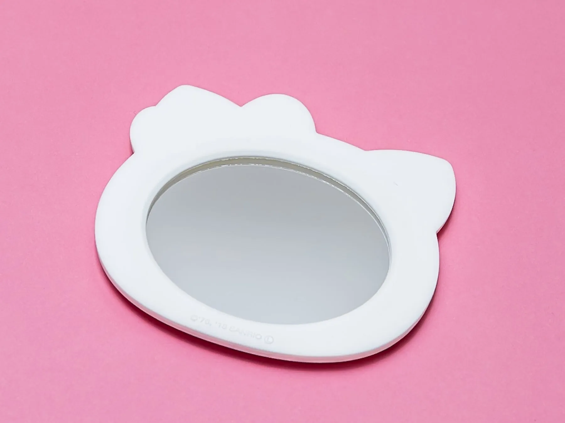 ハローキティ手鏡クローズアップ