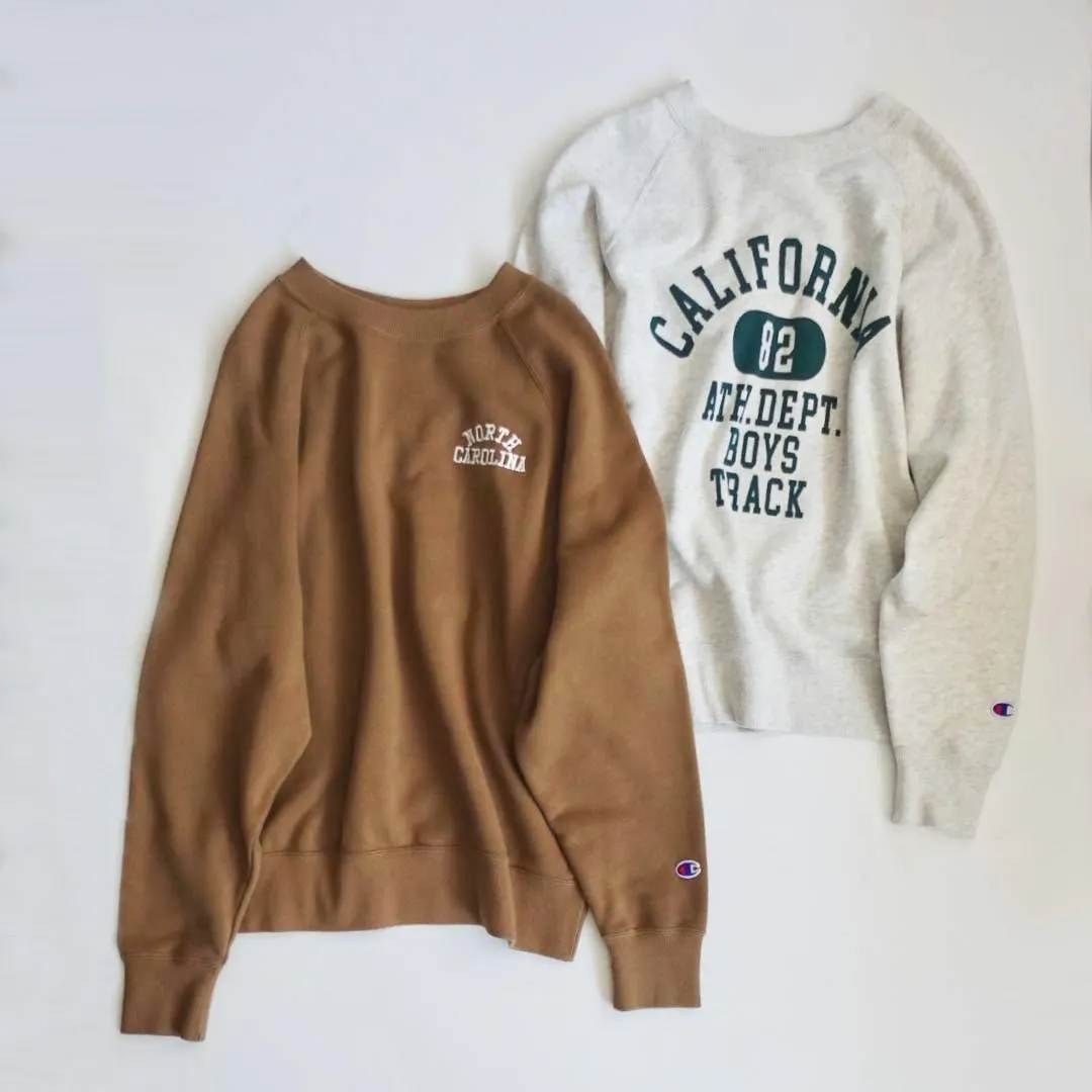 茶色とグレーのスウェット