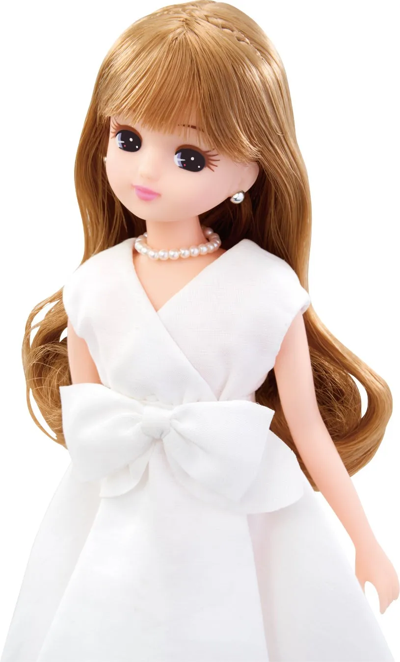 白いドレスのリカちゃん