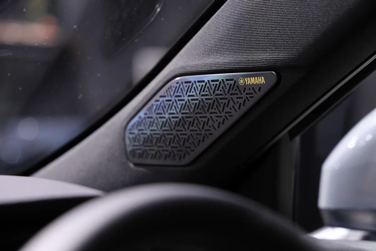 YAMAHAロゴ入りスピーカー