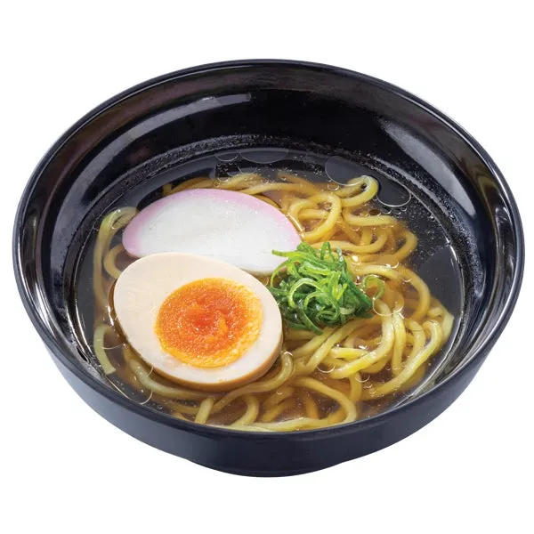 黒い器に入ったラーメン