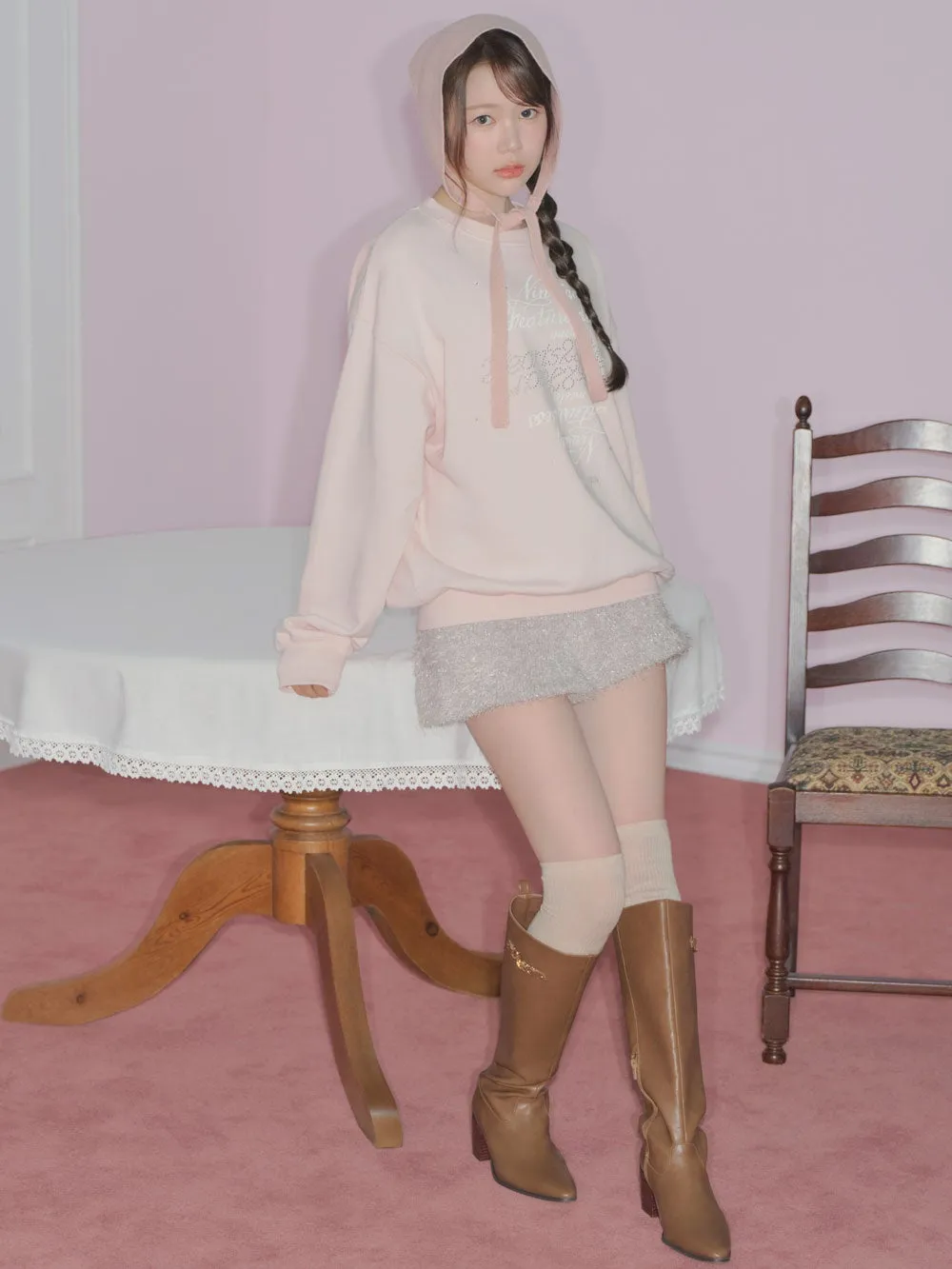 LOOK: ピンク服の女性