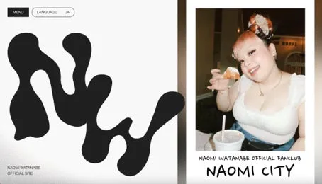 2つの画像が並んだ画像。左側は、黒いインクで描かれたような抽象的なロゴがあり、ウェブサイトのメニュー、言語選択、日本語の表示があります。右側は、女性が食べ物と飲み物を持っている写真で、NAOMI CITYとNAOMI WATANABE OFFICIAL FANCLUBの文字があります。