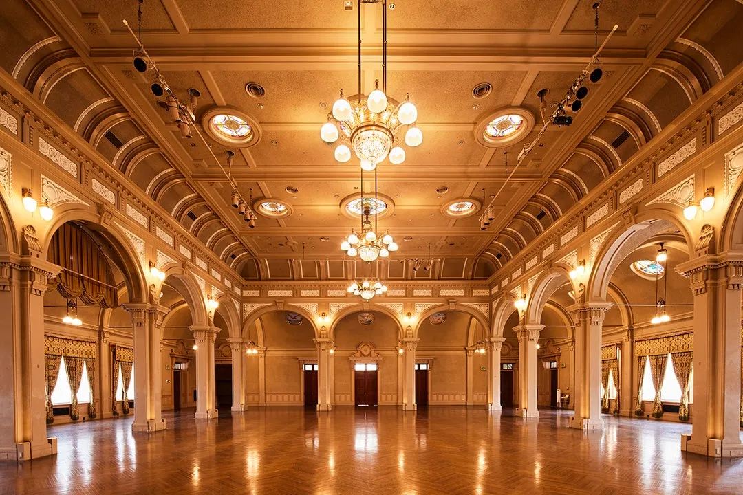 大阪市中央公会堂の豪華な内装