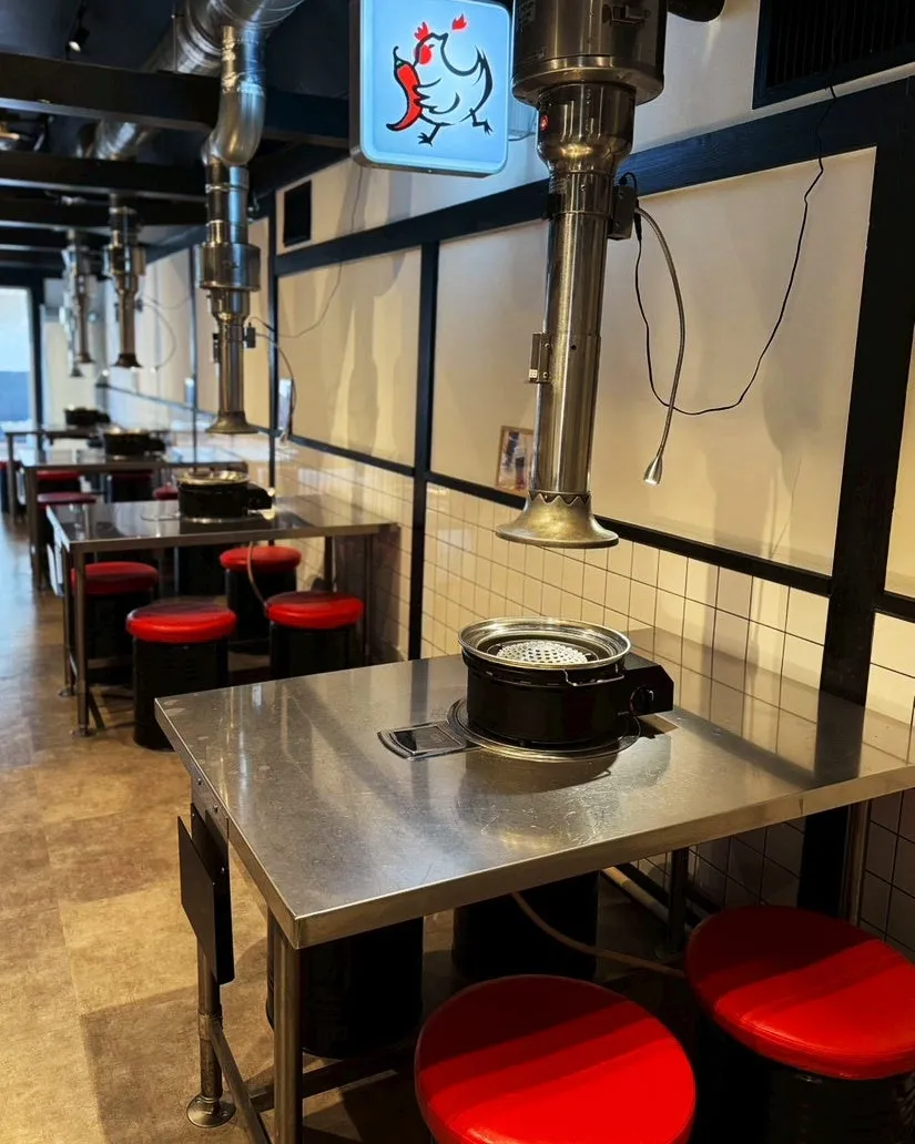 韓国料理店と思われる店内の写真