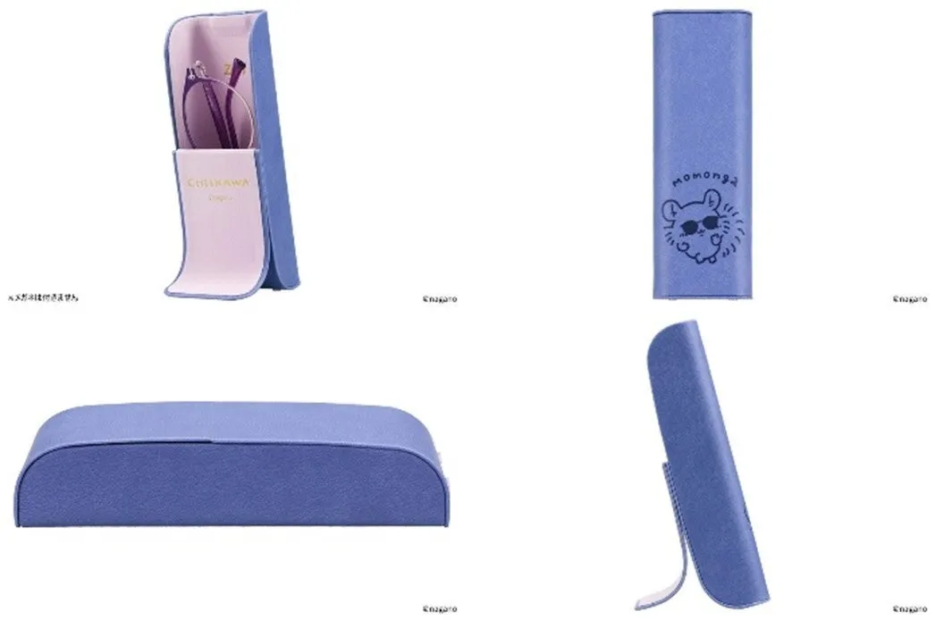 青色のメガネケースの画像です。ケースには「CHIIKAWA」のロゴと「momonga」のイラストが描かれています。ケースにはメガネが入っているものと、ケース単体のものが写っています。