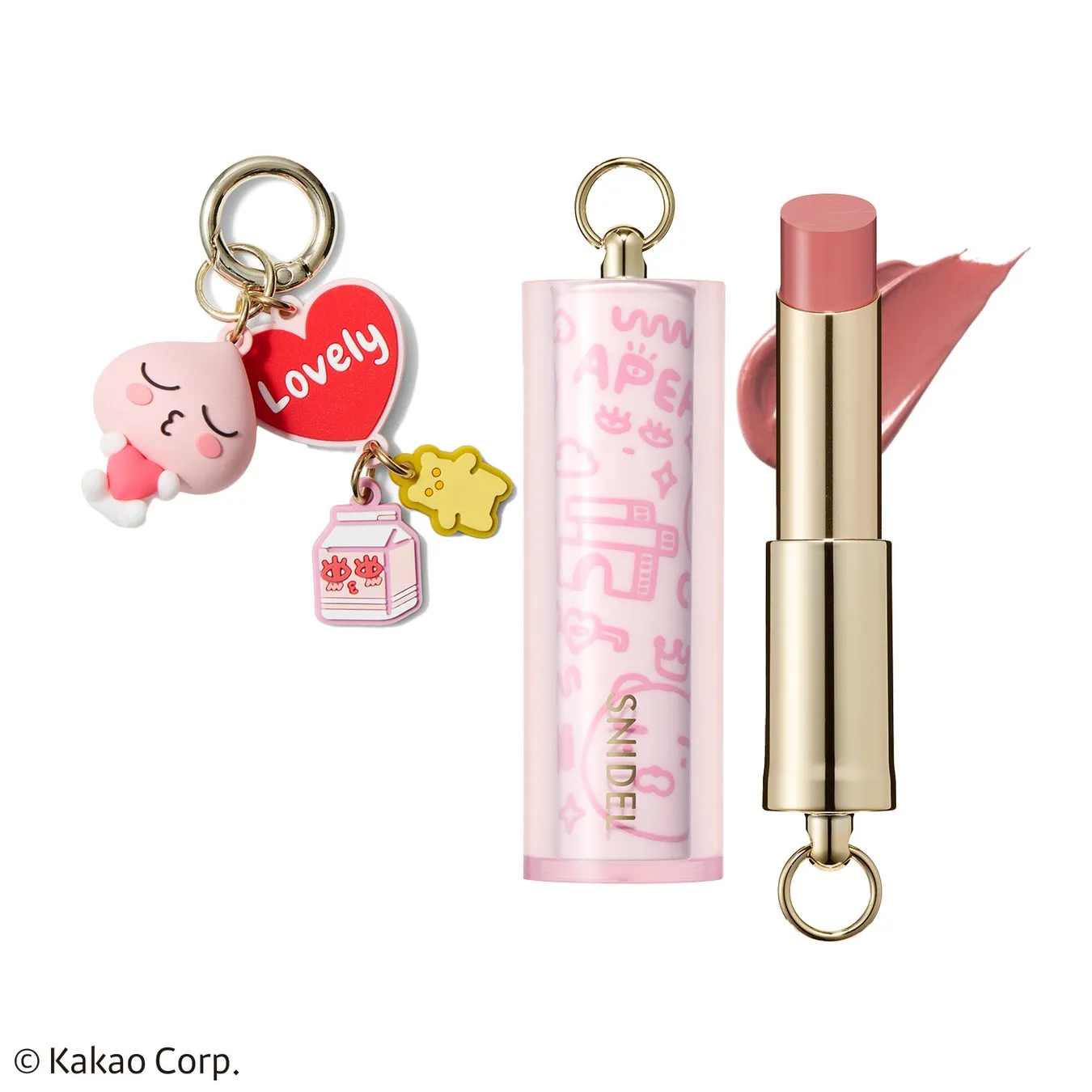 キーホルダーとリップスティックの製品写真です。キーホルダーは、ハート型の「Lovely」の文字、桃のキャラクター、牛乳パック、クマのキャラクターが特徴です。リップスティックは、ピンク色のケースに入っており、リップの色見本が添えられています。