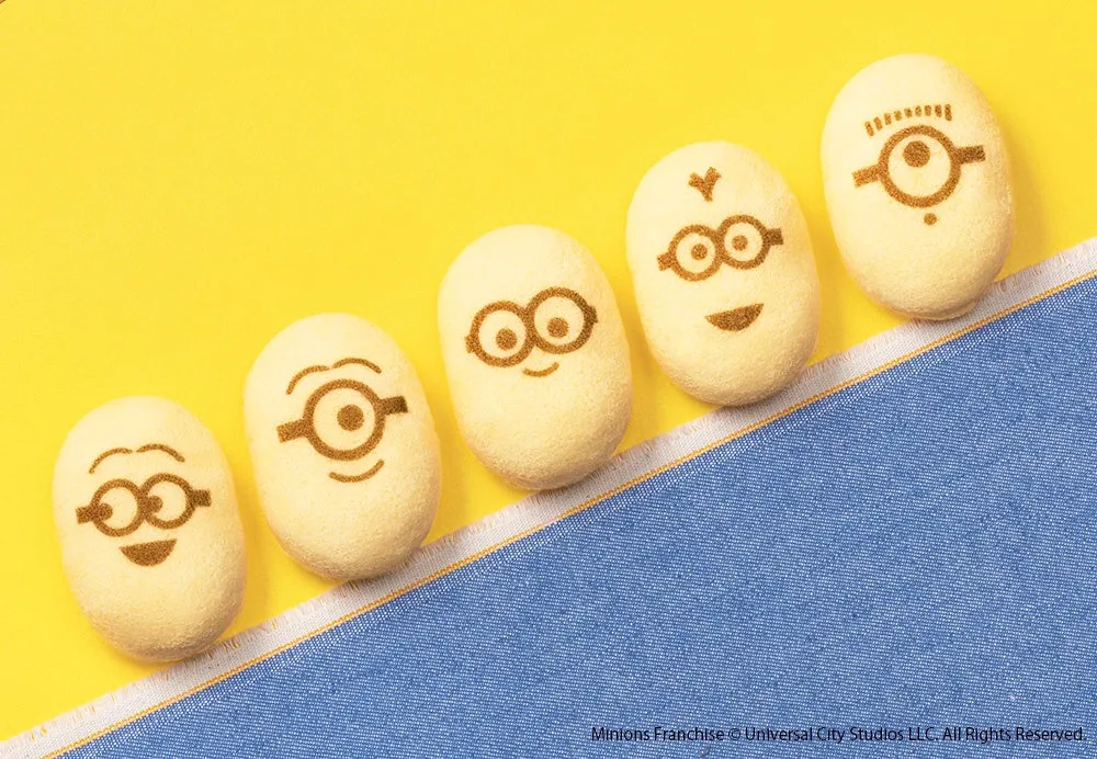 ミニオンの顔が描かれたお菓子が並んだ写真