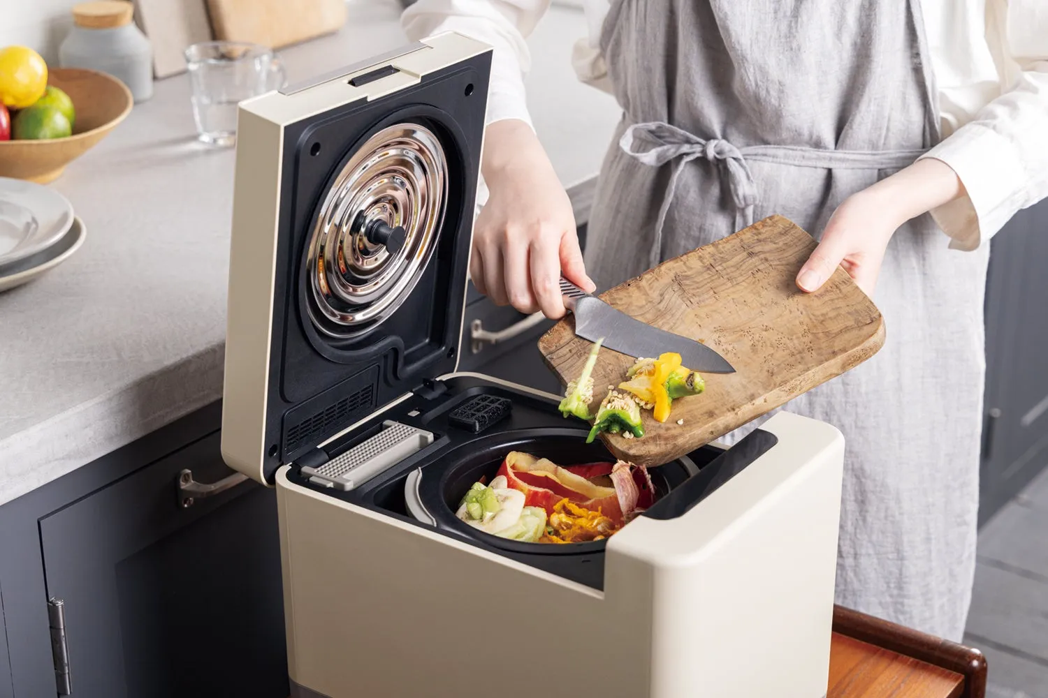 生ごみを処理する様子