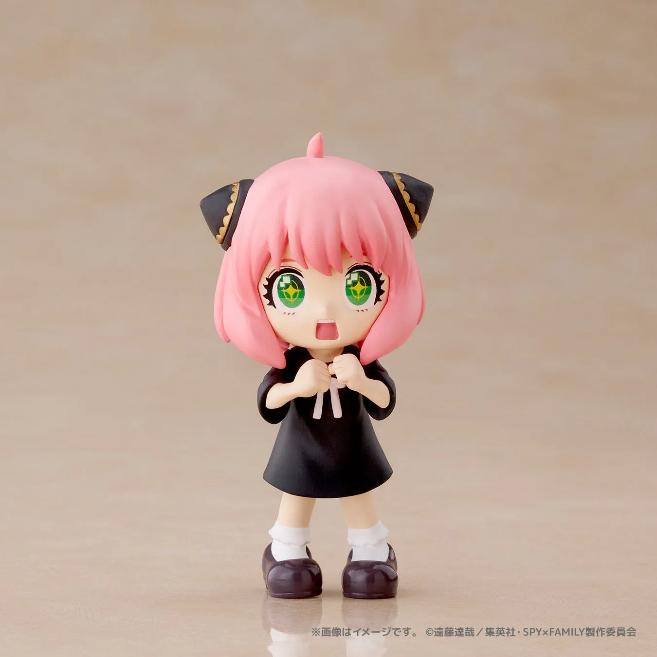 アニメ「SPY×FAMILY」のアーニャのフィギュア
