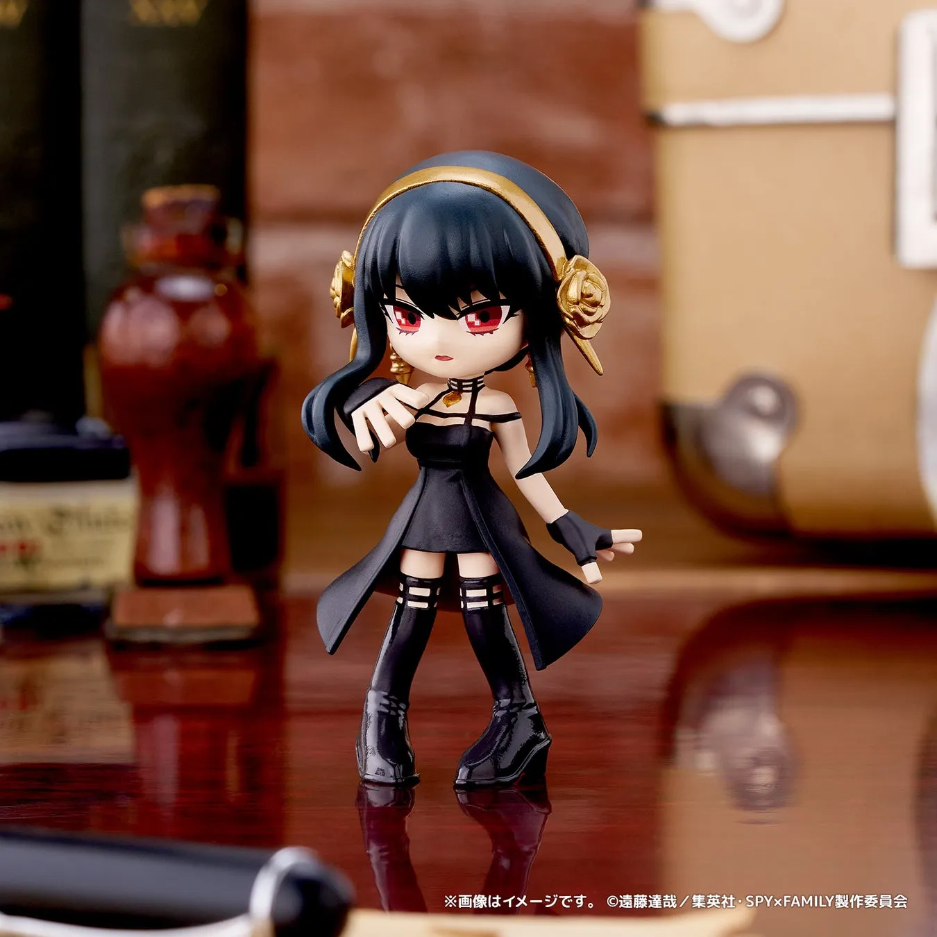 ヨル・フォージャーのフィギュア