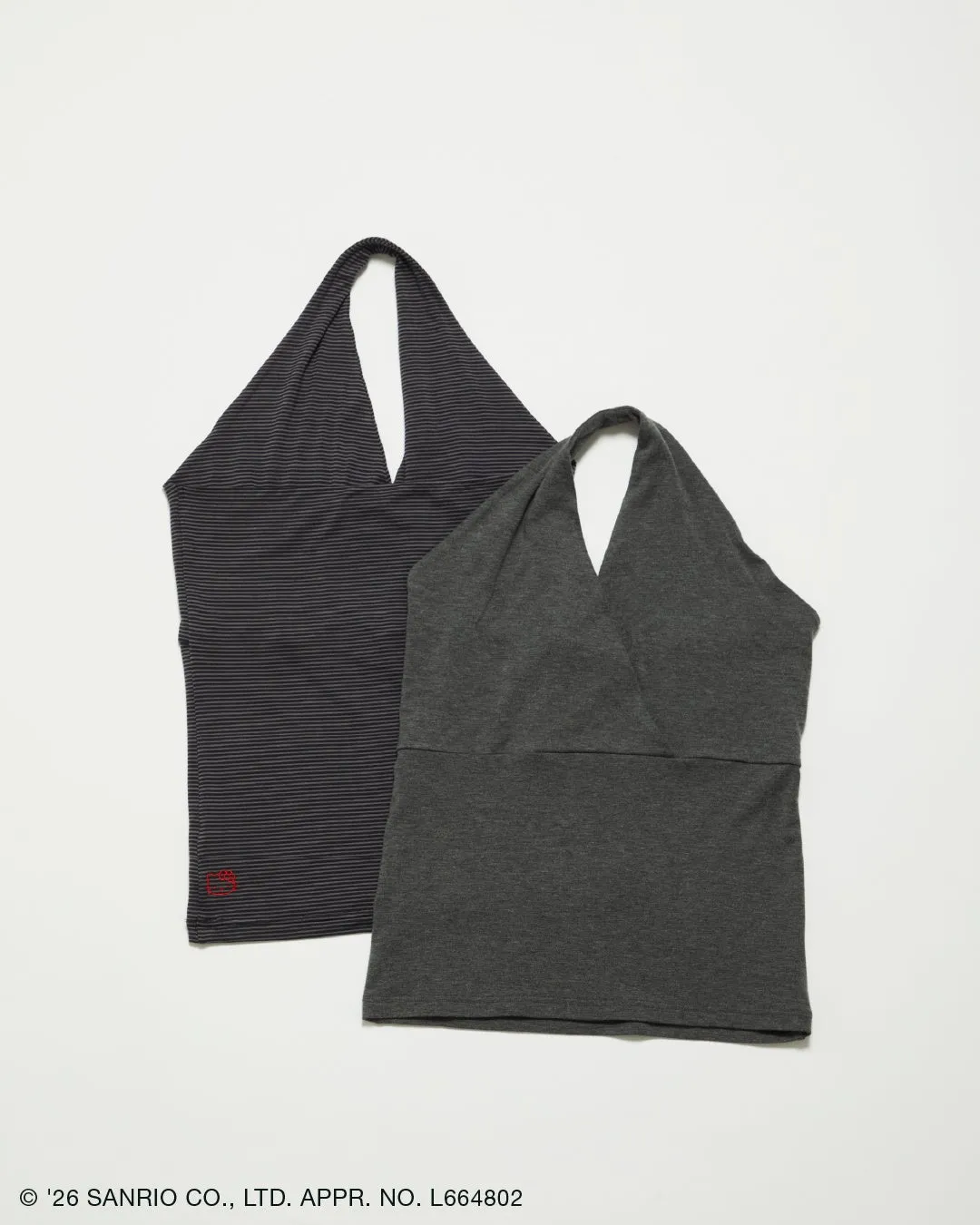 ホルターネックトップス