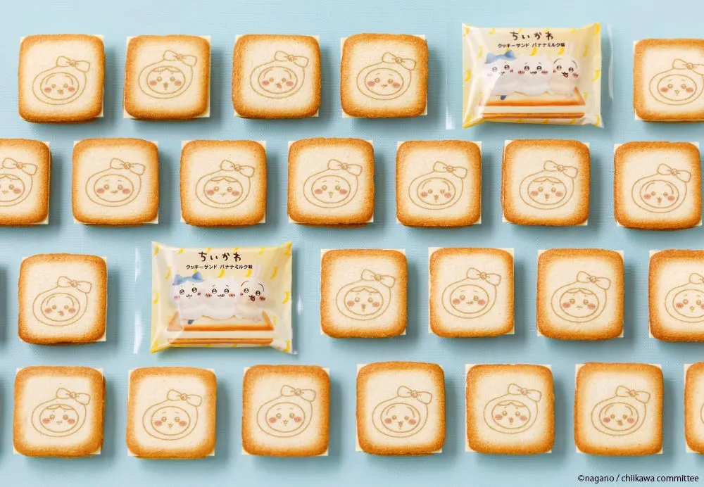 ちいかわのキャラクターがプリントされたクッキーサンドとクッキーが並べられた写真です。