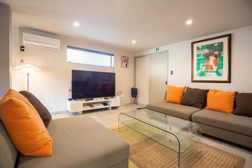 ソファでくつろげるリビングスペース