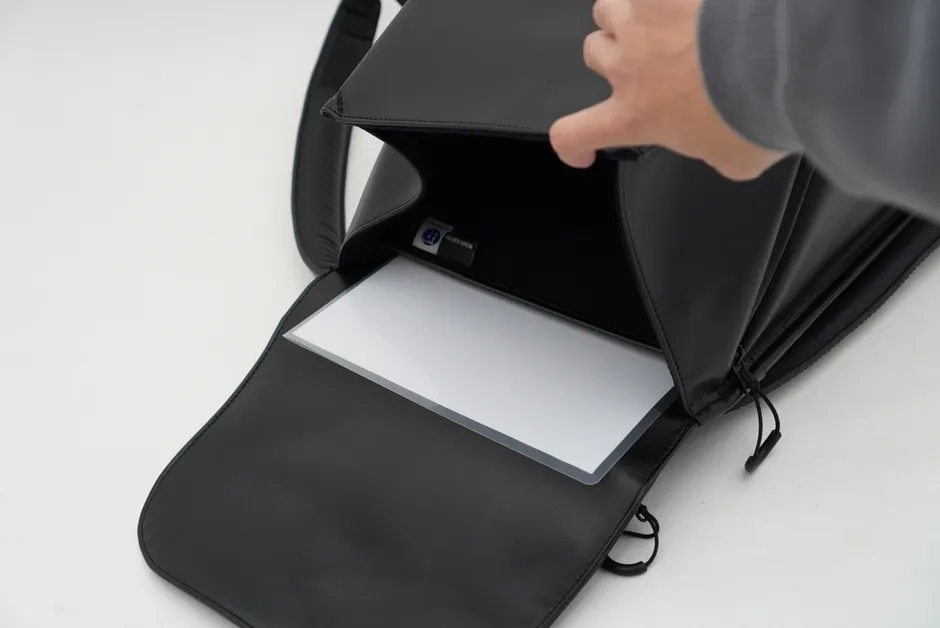 鞄内部の収納ポケット