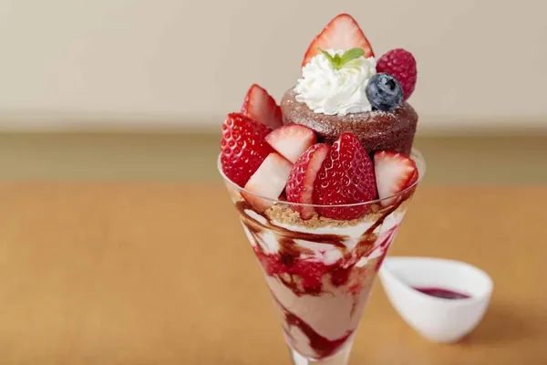 いちごフォンダンショコラパフェ