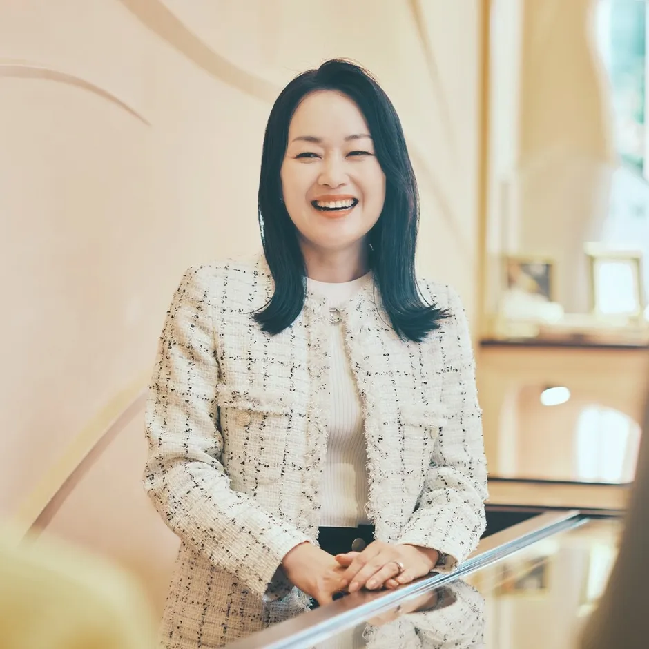 コンシェルジュが笑顔で対応