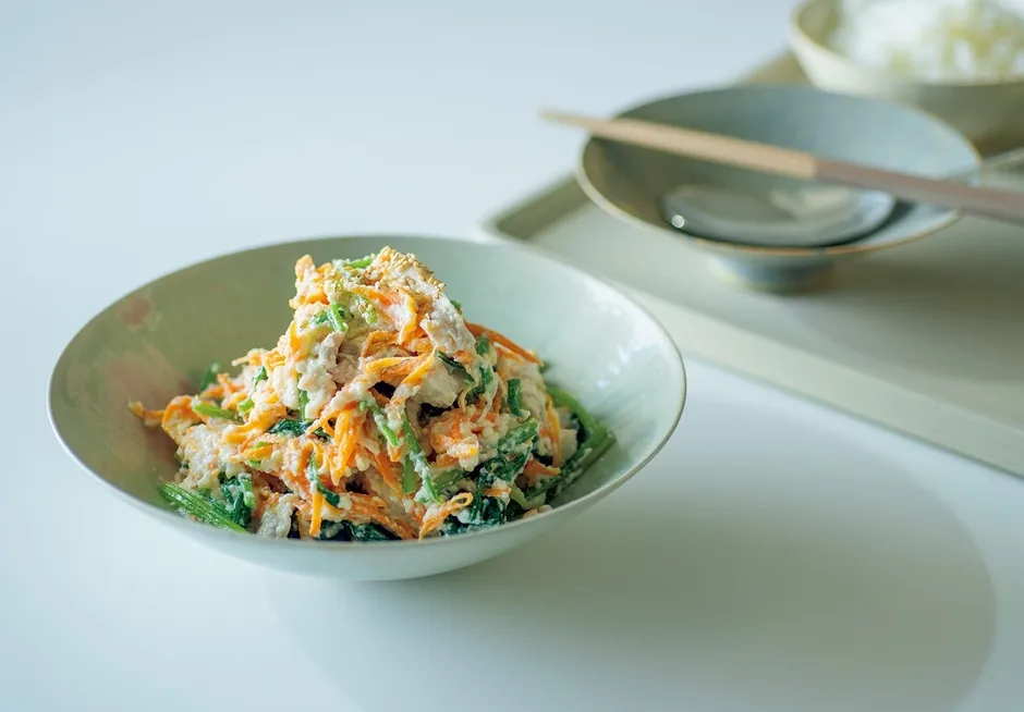 つぶした豆腐の水分を粉チーズに吸わせて、水きり不要の「白あえ」