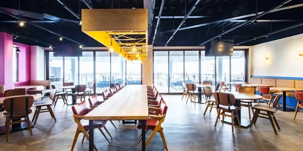 レストランのインテリアの写真