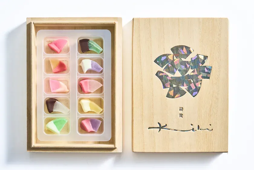 箱に詰められた綺貴