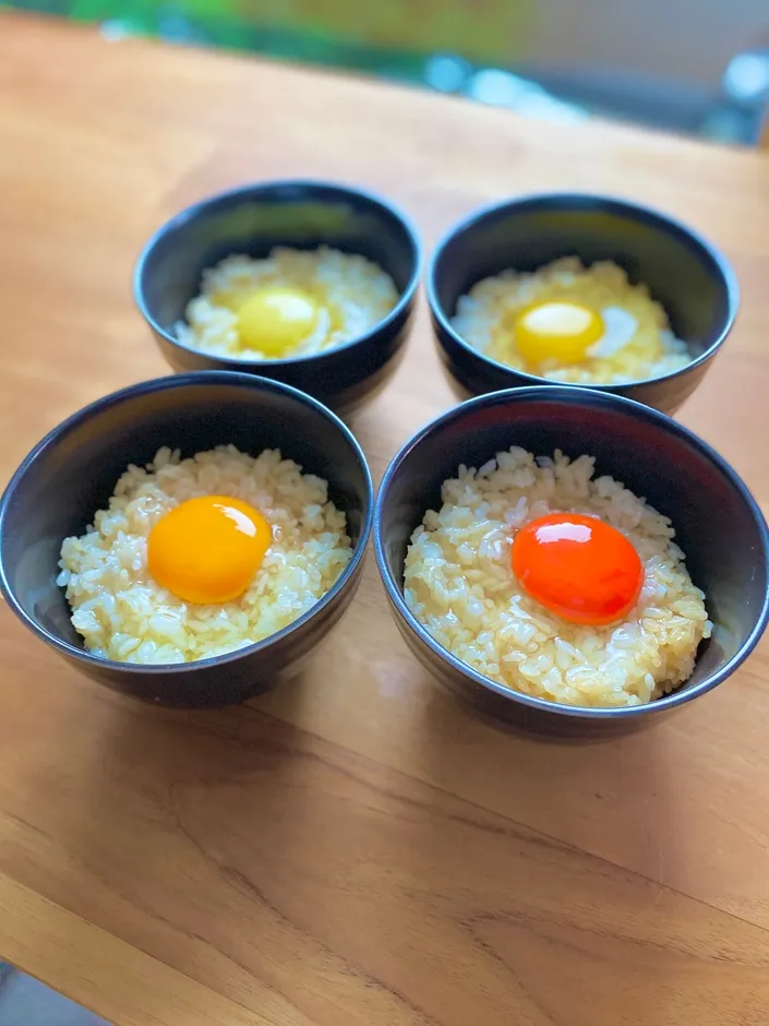 黄身の色も様々