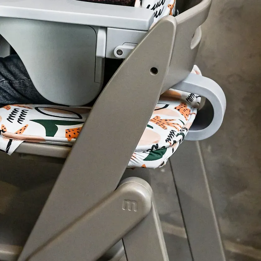 アクセサリーを装着したYIPPYチェア