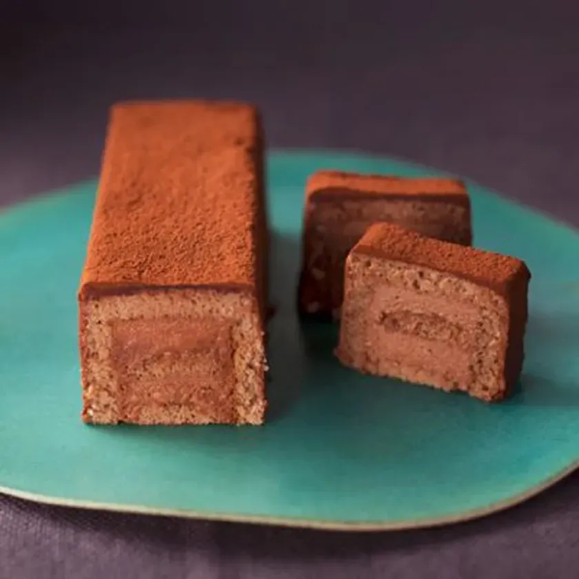 OGGIの生チョコレートケーキ