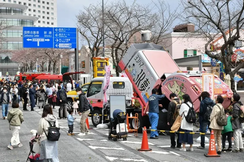 はたらく自動車の展示の様子