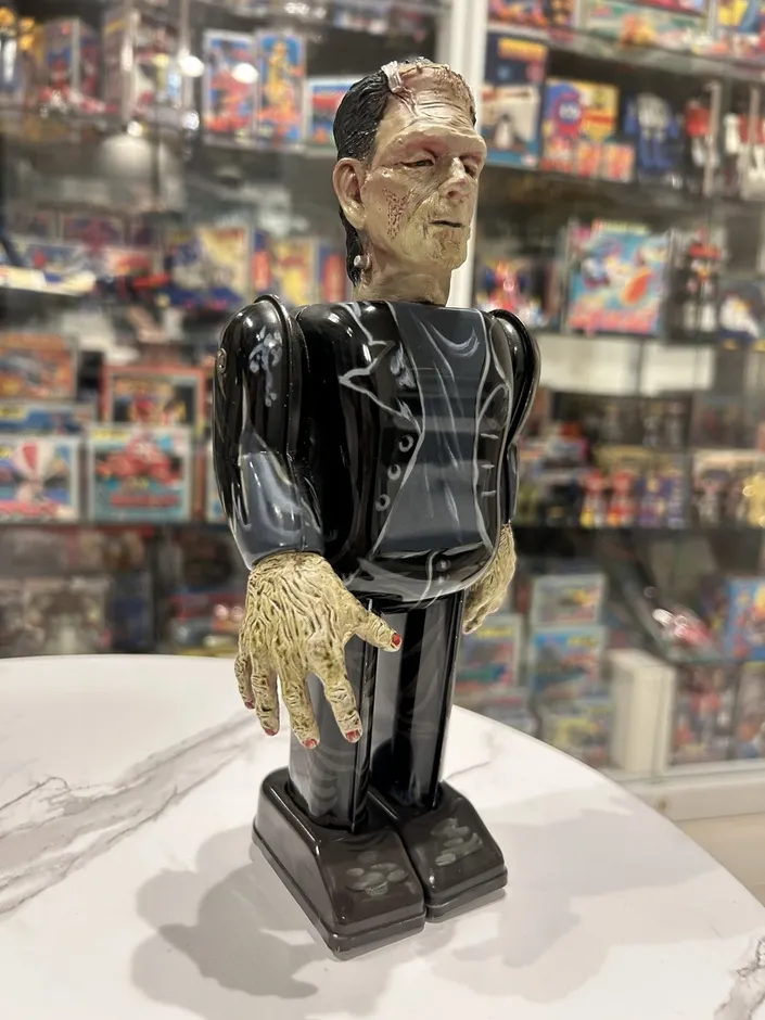 フランケンシュタインのブリキのおもちゃ