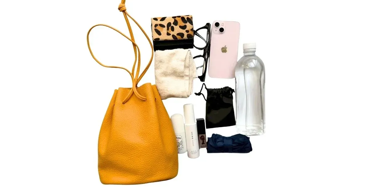 必需品がすっきり収まるサイズ感