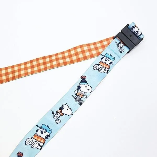 ストラップの裏面デザイン