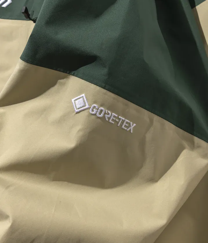 GORE-TEX(R)PRODUCTSFABRIC(ePE膜)を採用