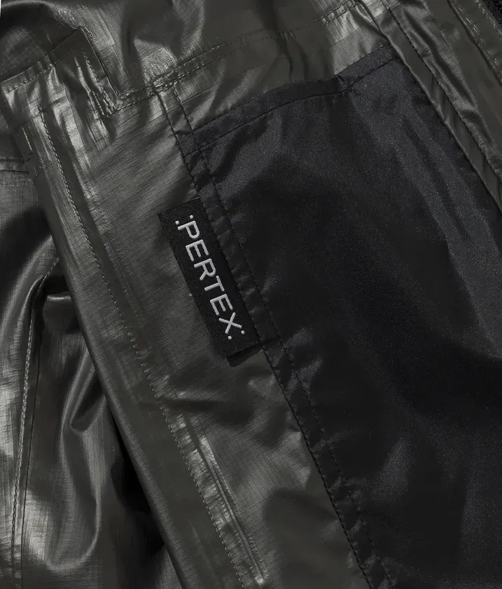 PERTEX(R)SHIELDPRO素材を採用