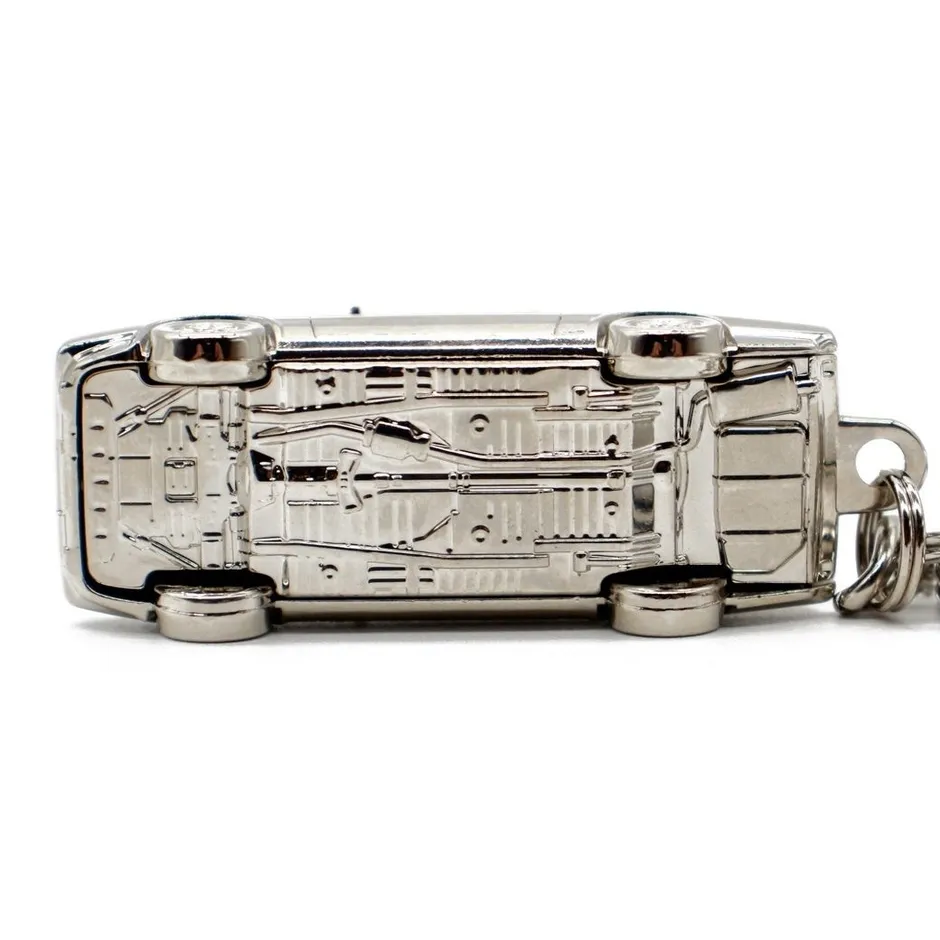 車の底面までリアルに再現