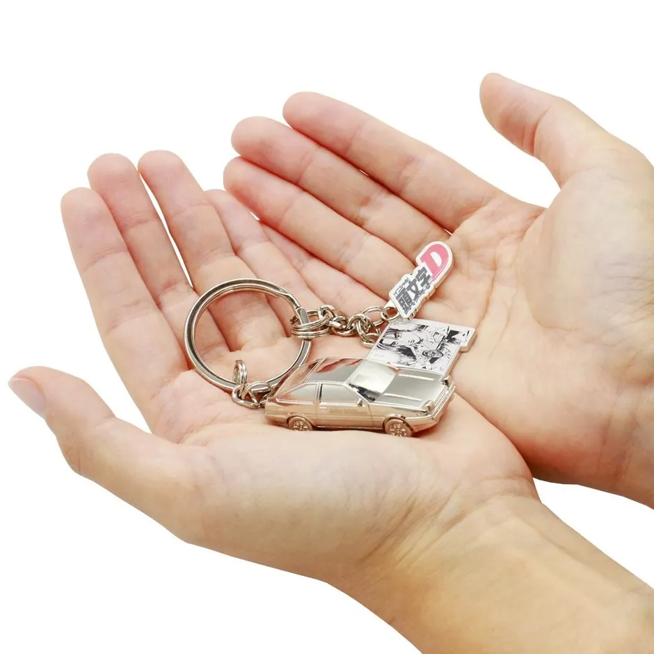 手のひらに乗せたキーホルダー