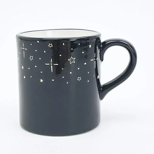 星柄が散りばめられたクールなデザイン