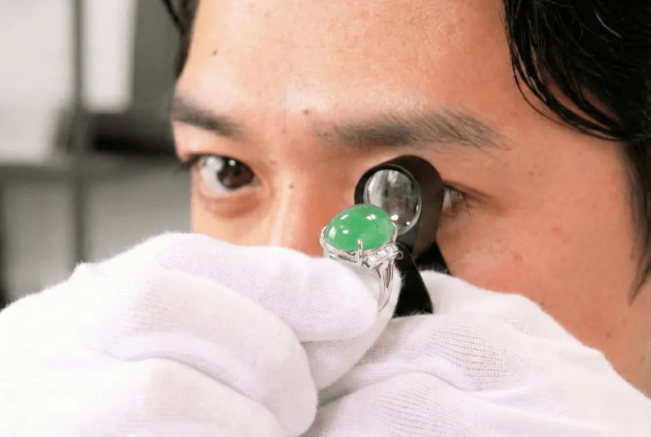 専門鑑定士による査定