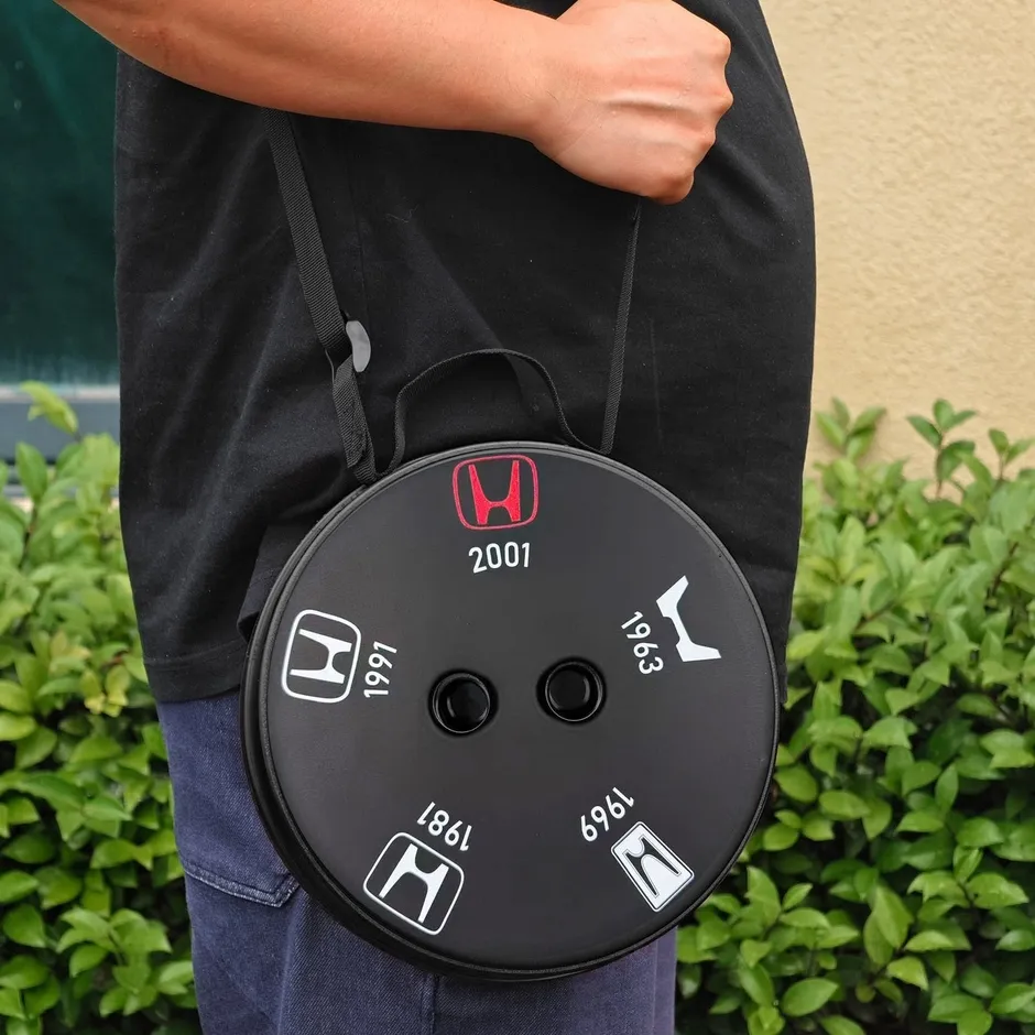 持ち運びやすいコンパクトな形状