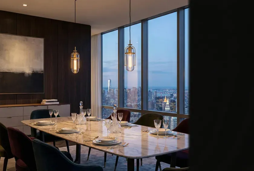 夜景の見えるダイニングを演出