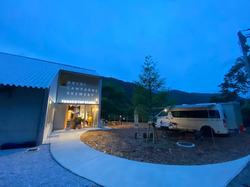 TOSACO TAPSTANDの外観