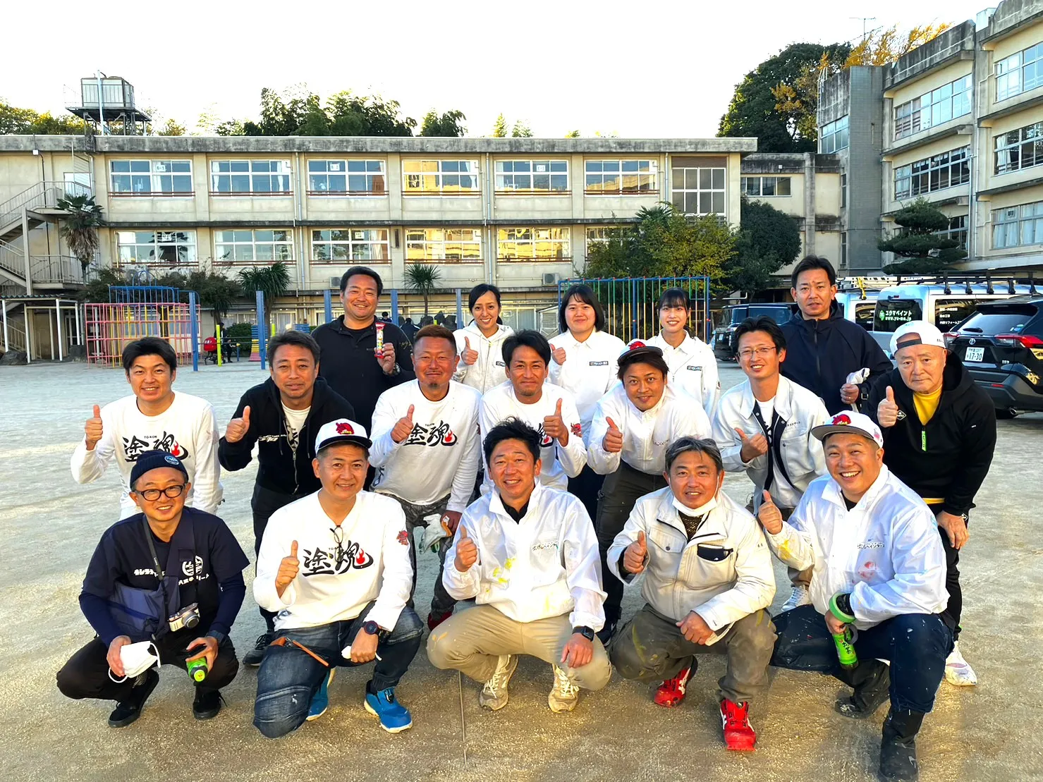 29年越しの恩返し。柏市の職人が母校の遊具を塗り替え！