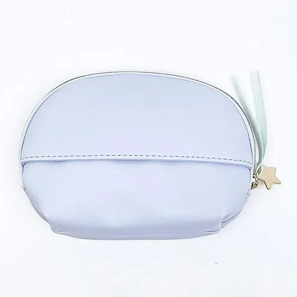 ポーチのファスナー部分のアップ