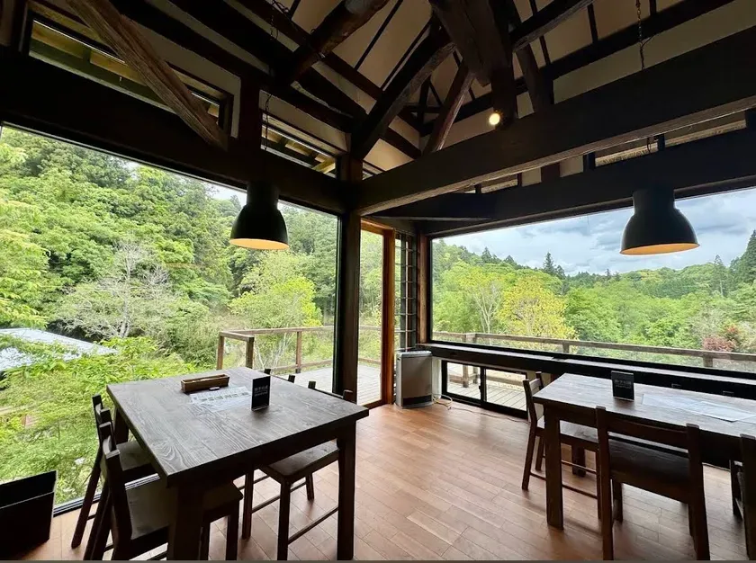 FARMER'S TABLE Grill & Steam 内観